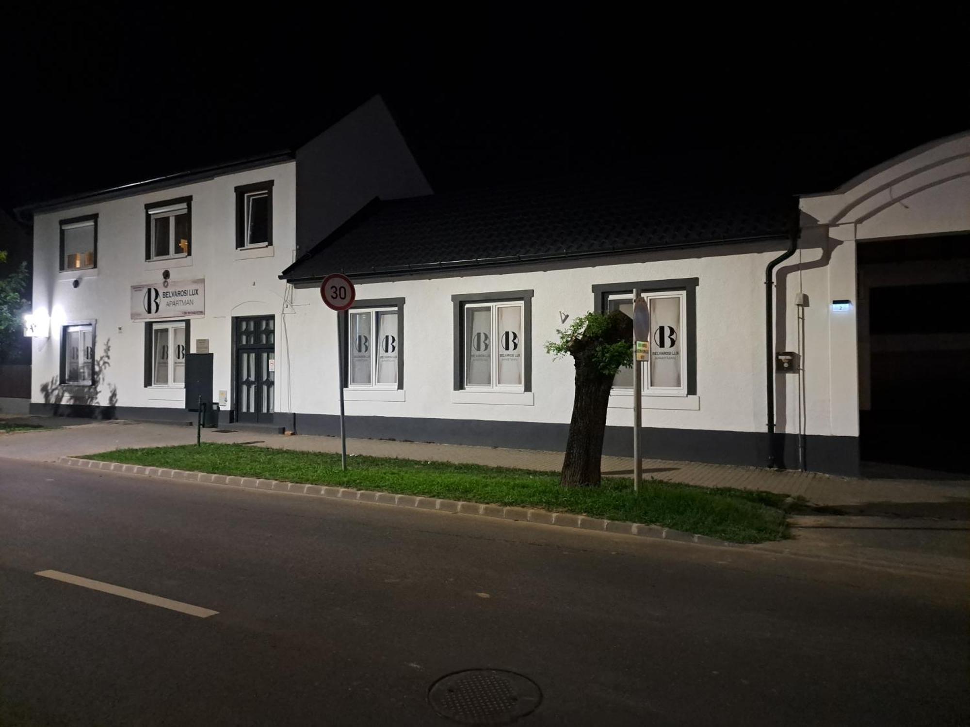 Belvarosi Lux Apartman Vásárosnamény Zewnętrze zdjęcie
