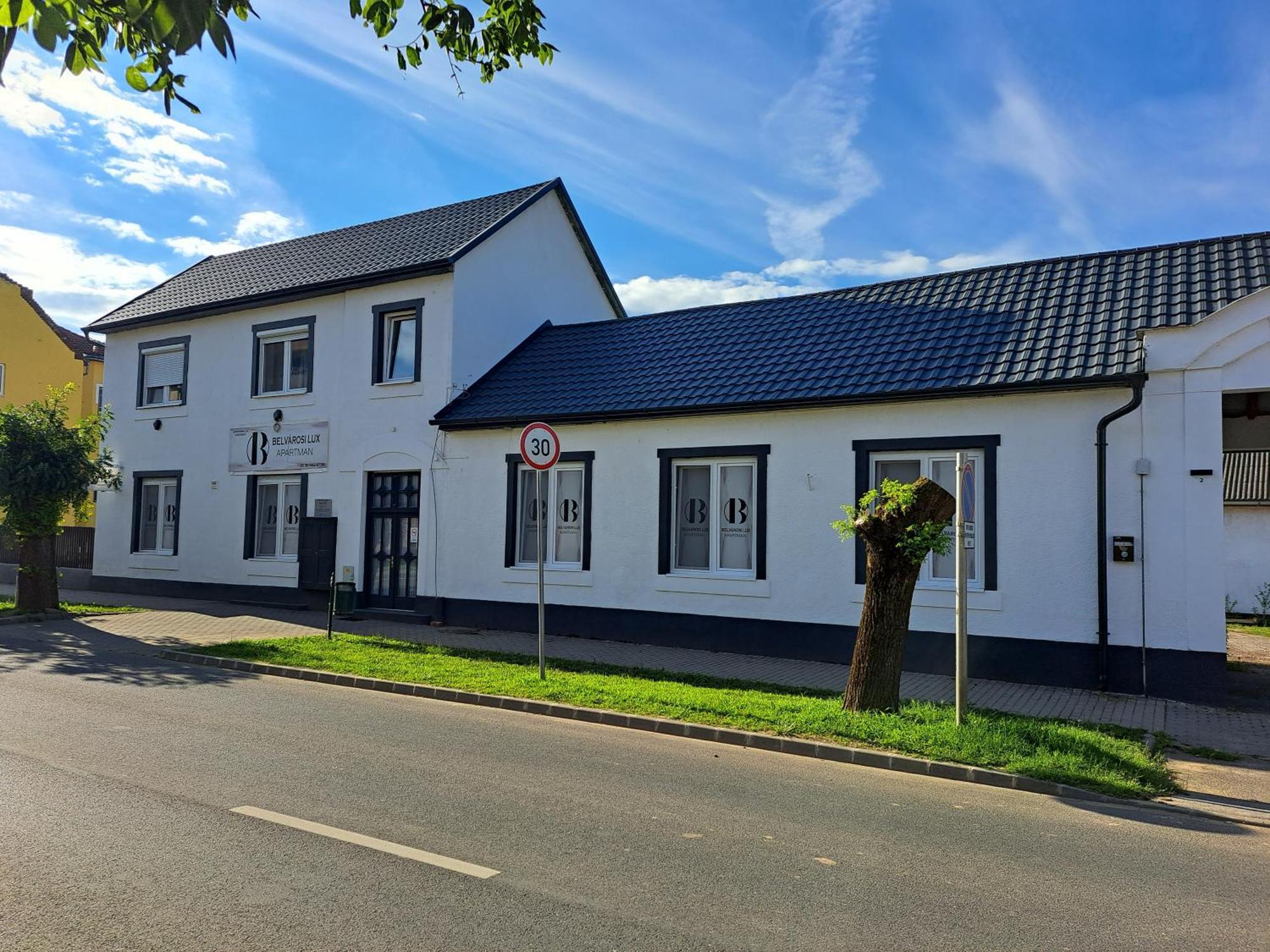 Belvarosi Lux Apartman Vásárosnamény Zewnętrze zdjęcie